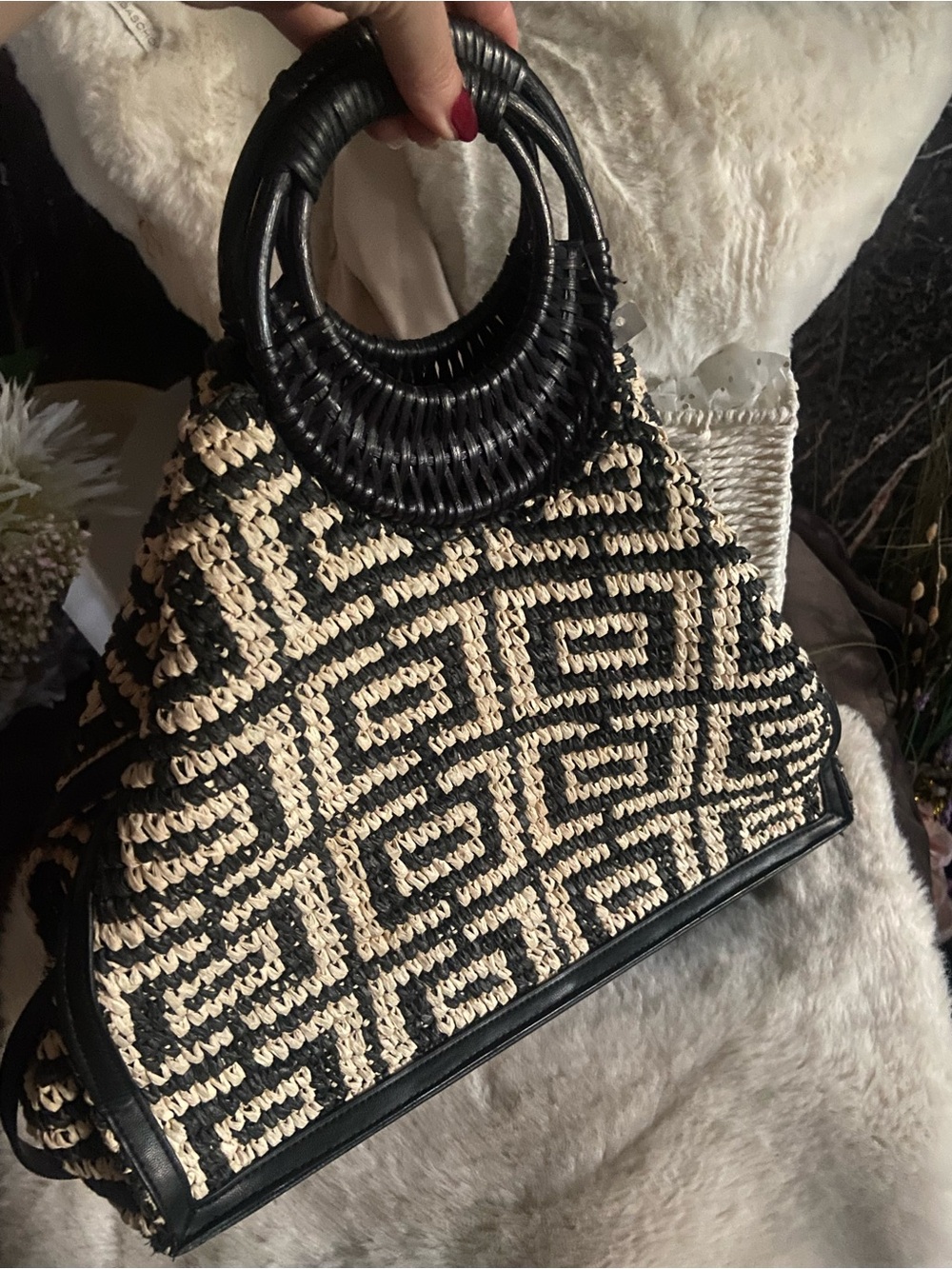 H&M Woven Black and Cream Tote Bag with Round Handles ⚜️ And Crossbody Strap - Picture 2 of 11